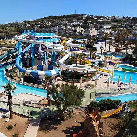 Modern Gem Steps To Valletta Ferry By Buena Vista سليمة