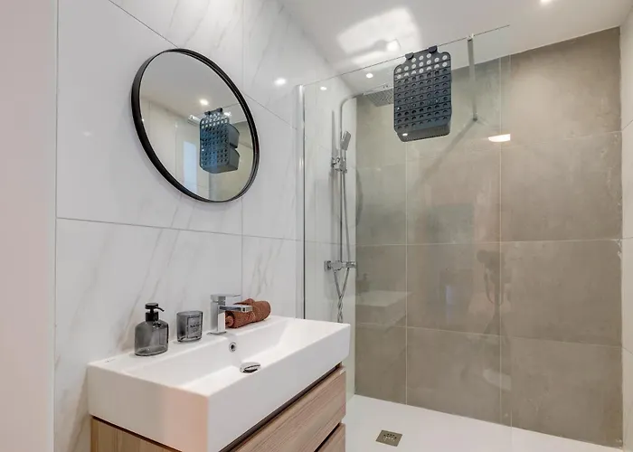 Modern Gem Steps To Valletta Ferry By Buena Vista شقة