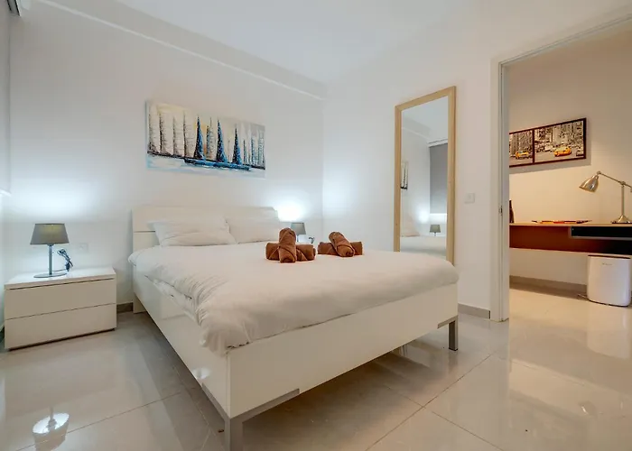 Modern Gem Steps To Valletta Ferry By Buena Vista شقة سليمة