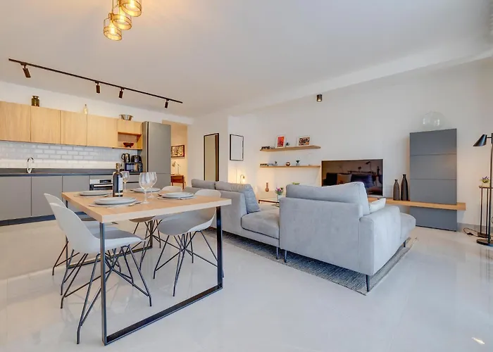 Modern Gem Steps To Valletta Ferry By Buena Vista شقة