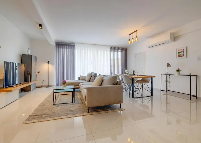 Modern Gem Steps To Valletta Ferry By Buena Vista شقة