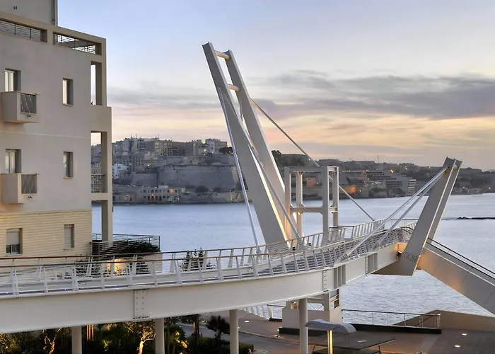 Modern Gem Steps To Valletta Ferry By Buena Vista سليمة