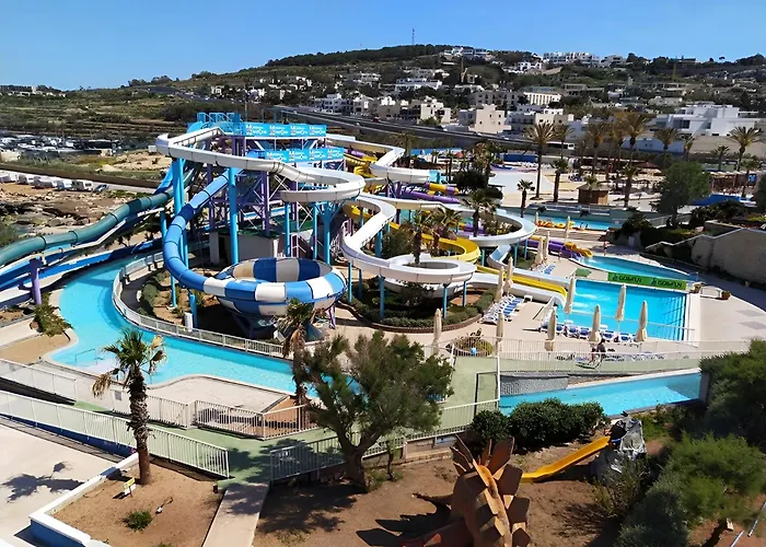 Modern Gem Steps To Valletta Ferry By Buena Vista سليمة